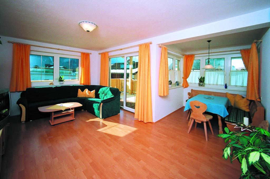 Anton'S Appartements Oetz Rom bilde