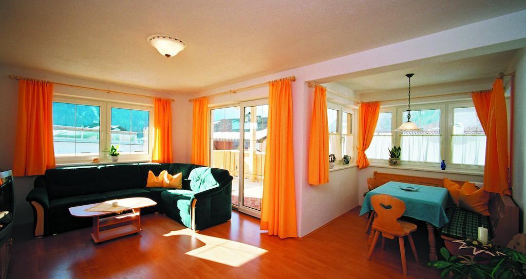 Anton'S Appartements Oetz Rom bilde